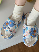 Zapatilla de salón de baño con oso de dibujos animados azul