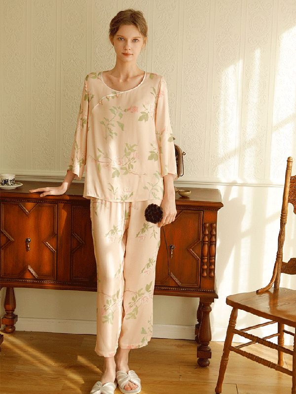 Traditional Style Satin Print Pajama Set