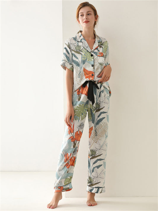 Pyjama en satin de soie à imprimé feuilles